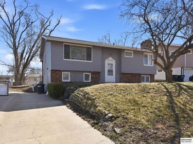 9133 Ames Avenue , Omaha, NE 68134