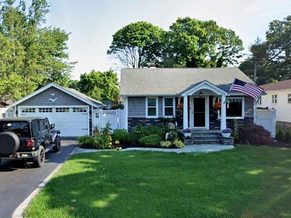 17 Grove Street , Sayville, NY 11782