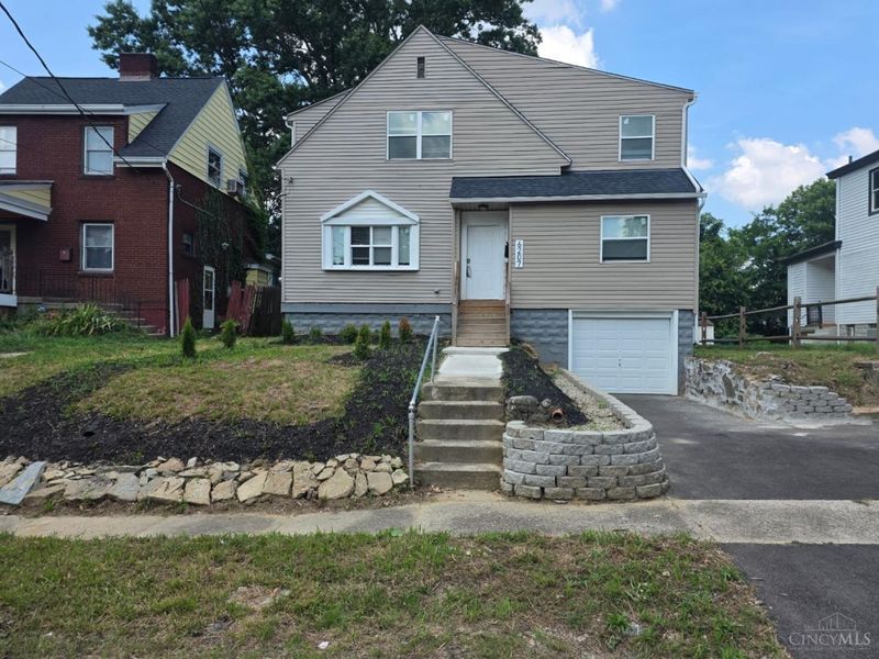 6207 Coleridge Avenue, Cincinnati, OH 45213 Photo 2