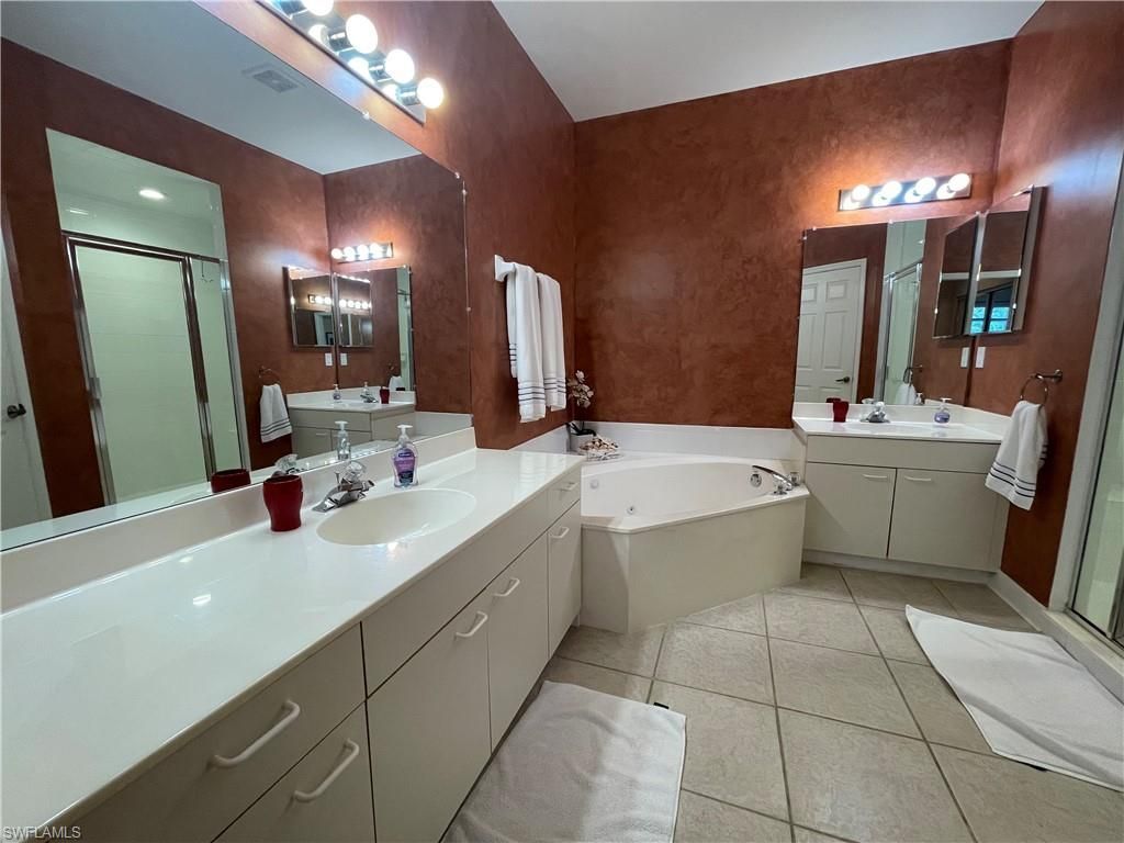 2021 Crestview Way, Unit 113, Naples, FL 34119 Photo
