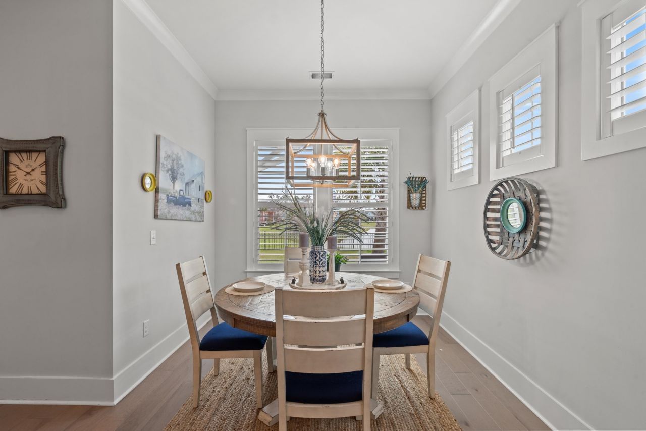 960 Longwood Bluffs Circle Photo 13