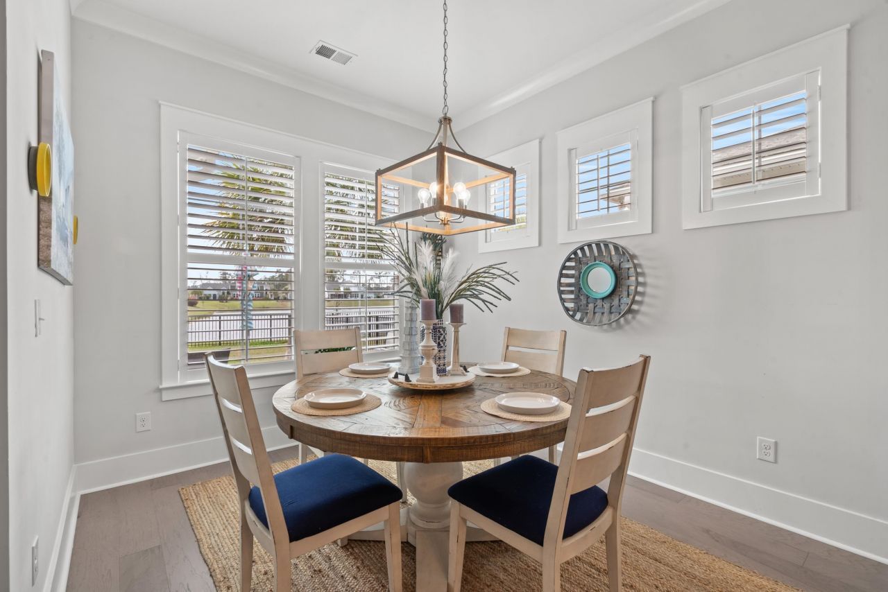 960 Longwood Bluffs Circle Photo 14