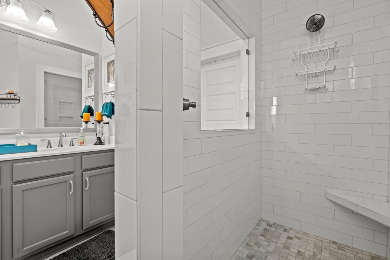 960 Longwood Bluffs Circle Photo 22