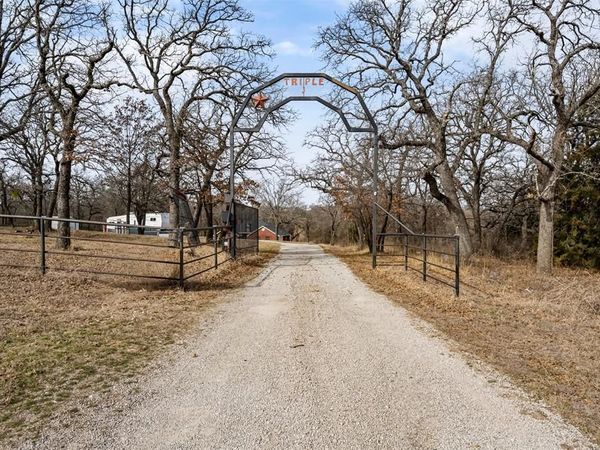 7698 Fm 920 , Poolville, TX 76487