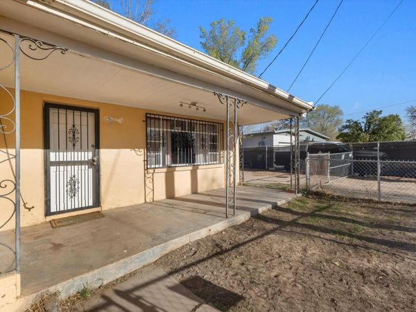 862 Arthur Drive SW, Albuquerque, NM 87105