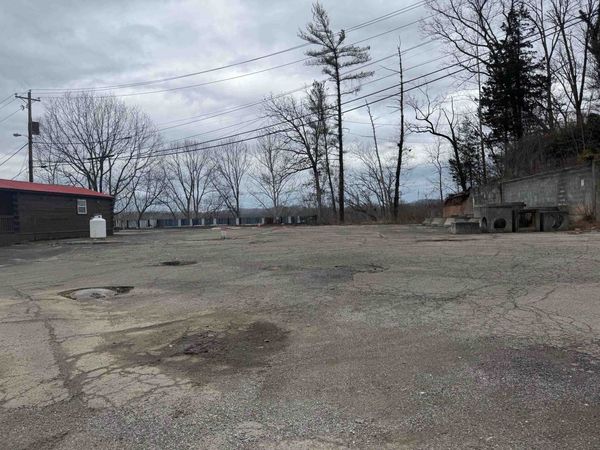 10593 US 60, Ona, WV 25545