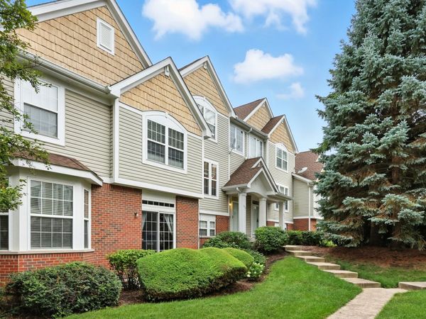 1270 Georgetown Way , Vernon Hills, IL 60061