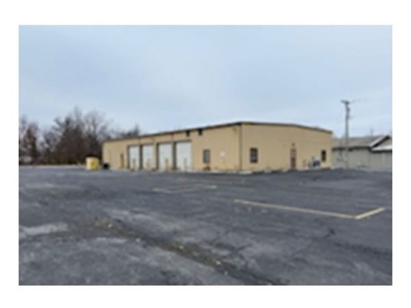 10812 Mark Twain Road , West Frankfort, IL 62896