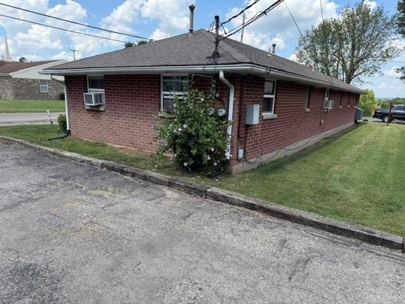 100 E Nottingham Road, Harrison Township, OH 45405 Photo 6