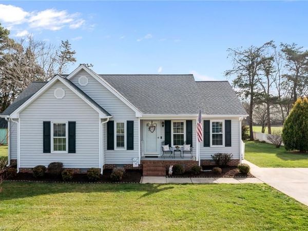 8 Lea Lane , Mebane, NC 27302
