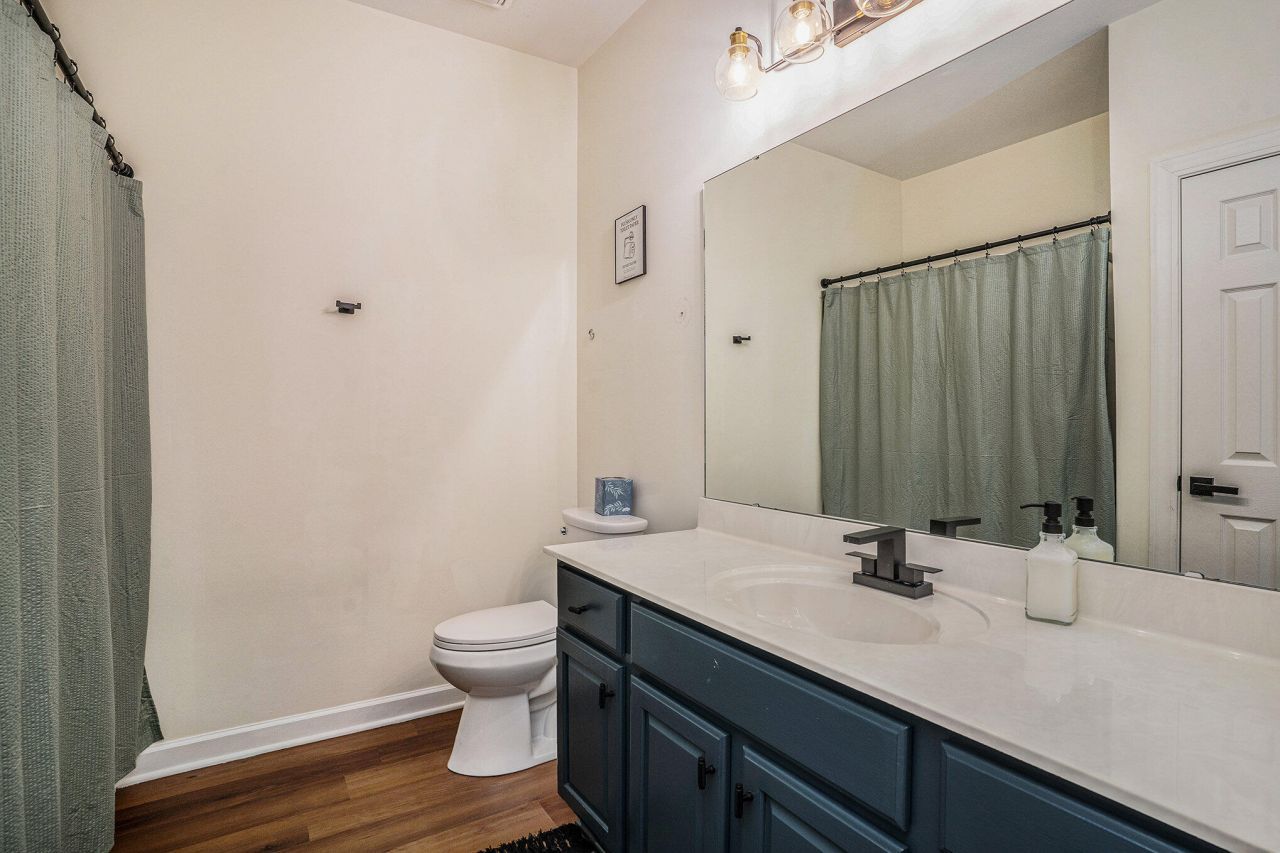 105 Ballard Lane Photo 11