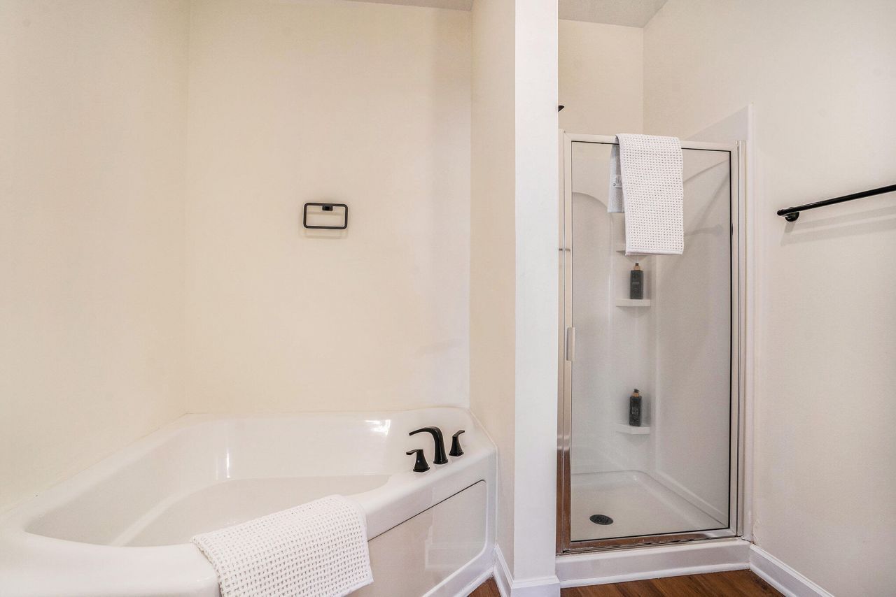 105 Ballard Lane Photo 17