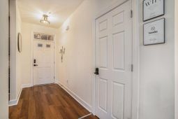 105 Ballard Lane photo 4