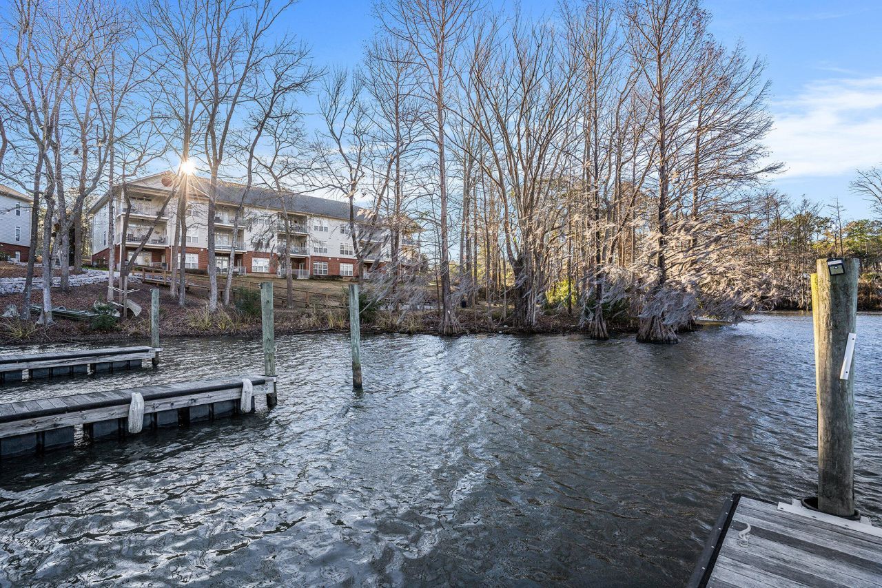 105 Ballard Lane Photo 24