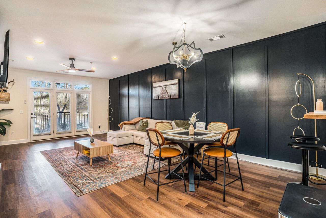 105 Ballard Lane Photo 6