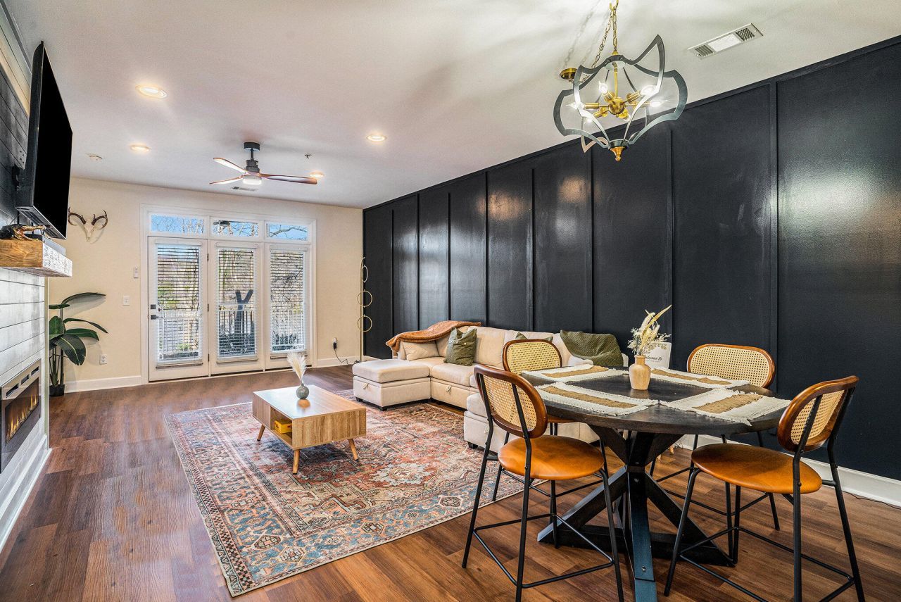 105 Ballard Lane Photo 8