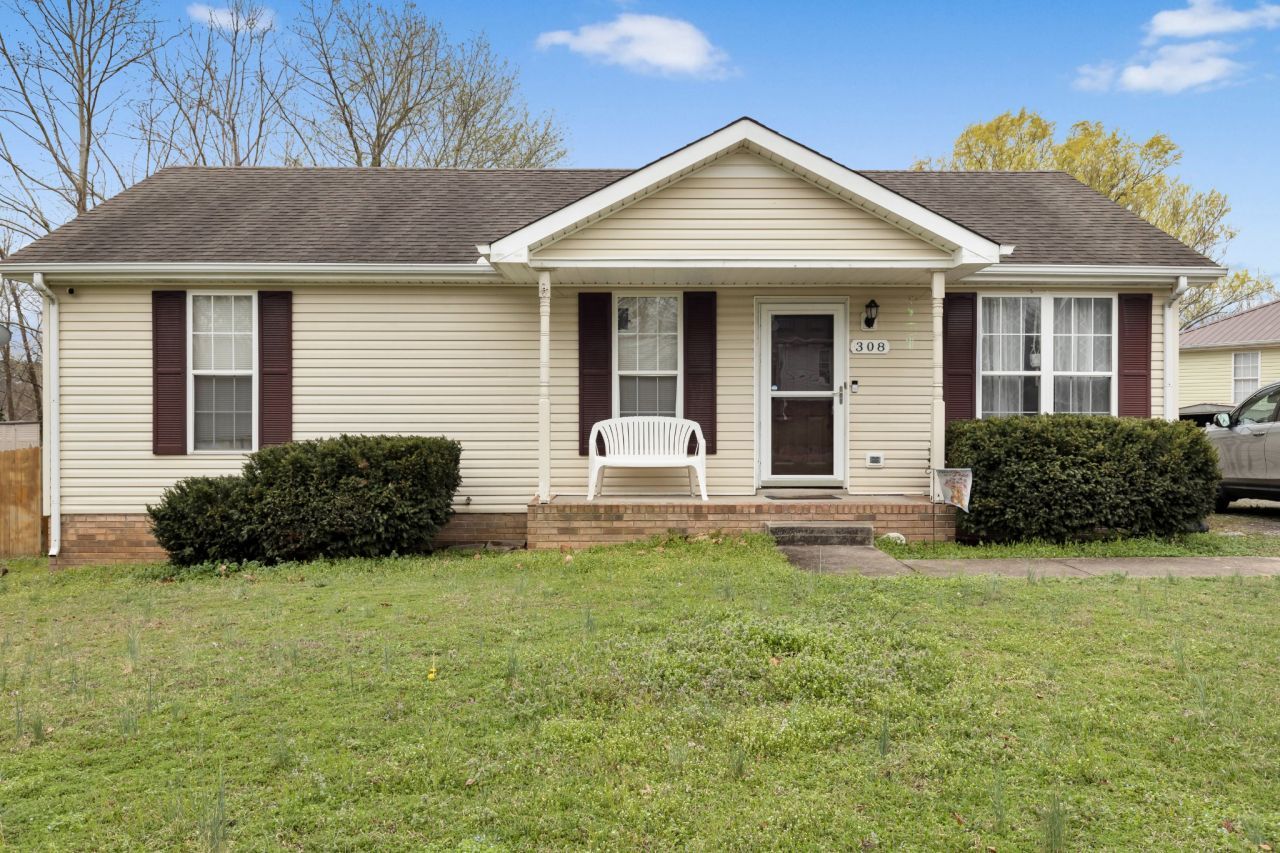 308 Lafayette Point Cir, Clarksville, TN 37042 Main Photo