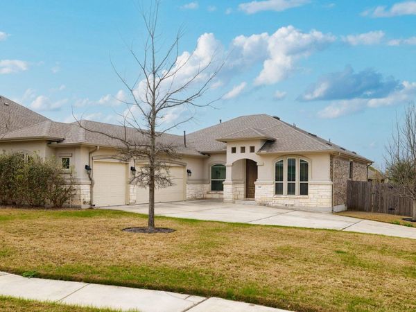 100 Kirkhill CV, Hutto, TX 78634