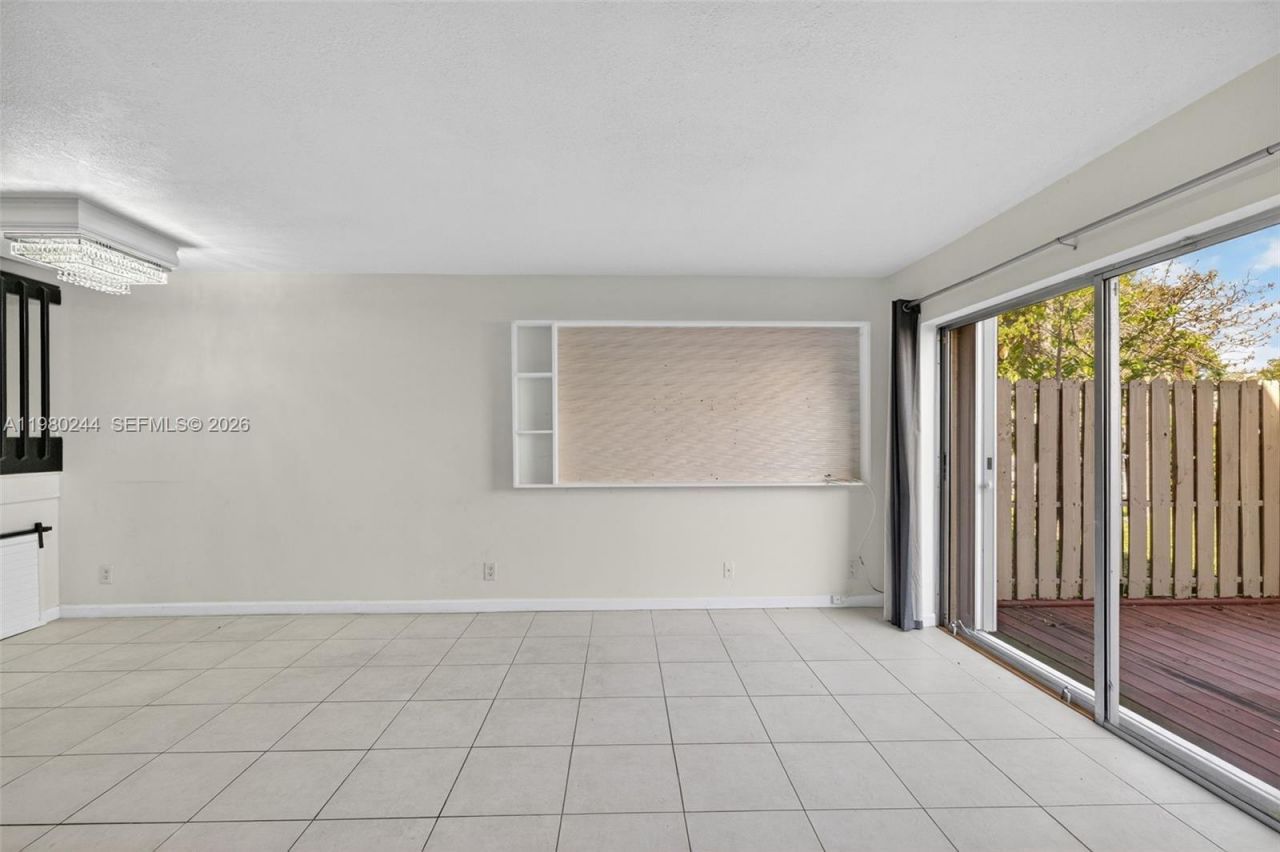 5843 Woodlands Blvd , Tamarac, FL 33319 Photo