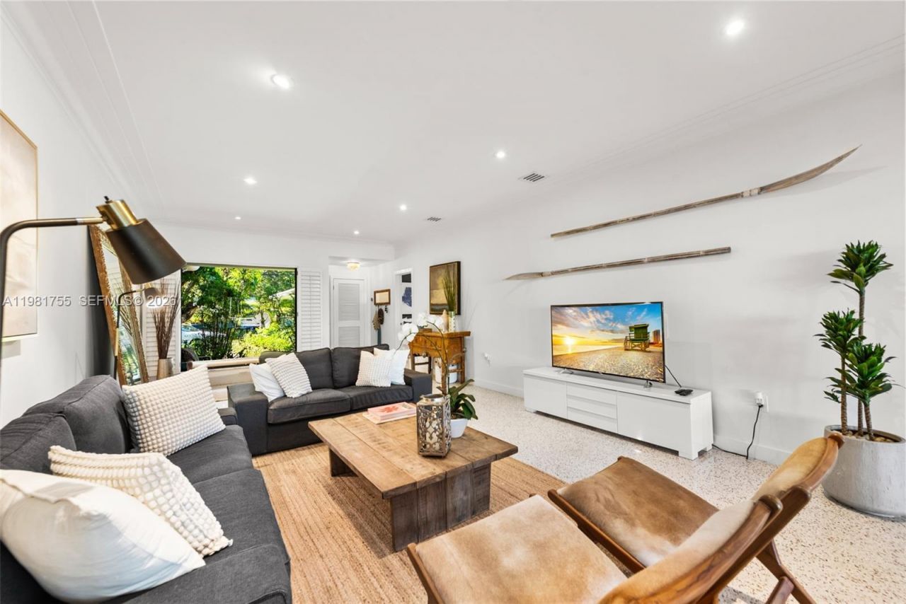 365 N Shore Dr , Miami Beach, FL 33141 Photo