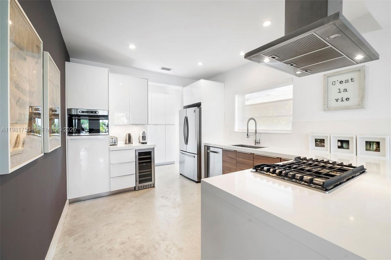 365 N Shore Dr , Miami Beach, FL 33141 Photo