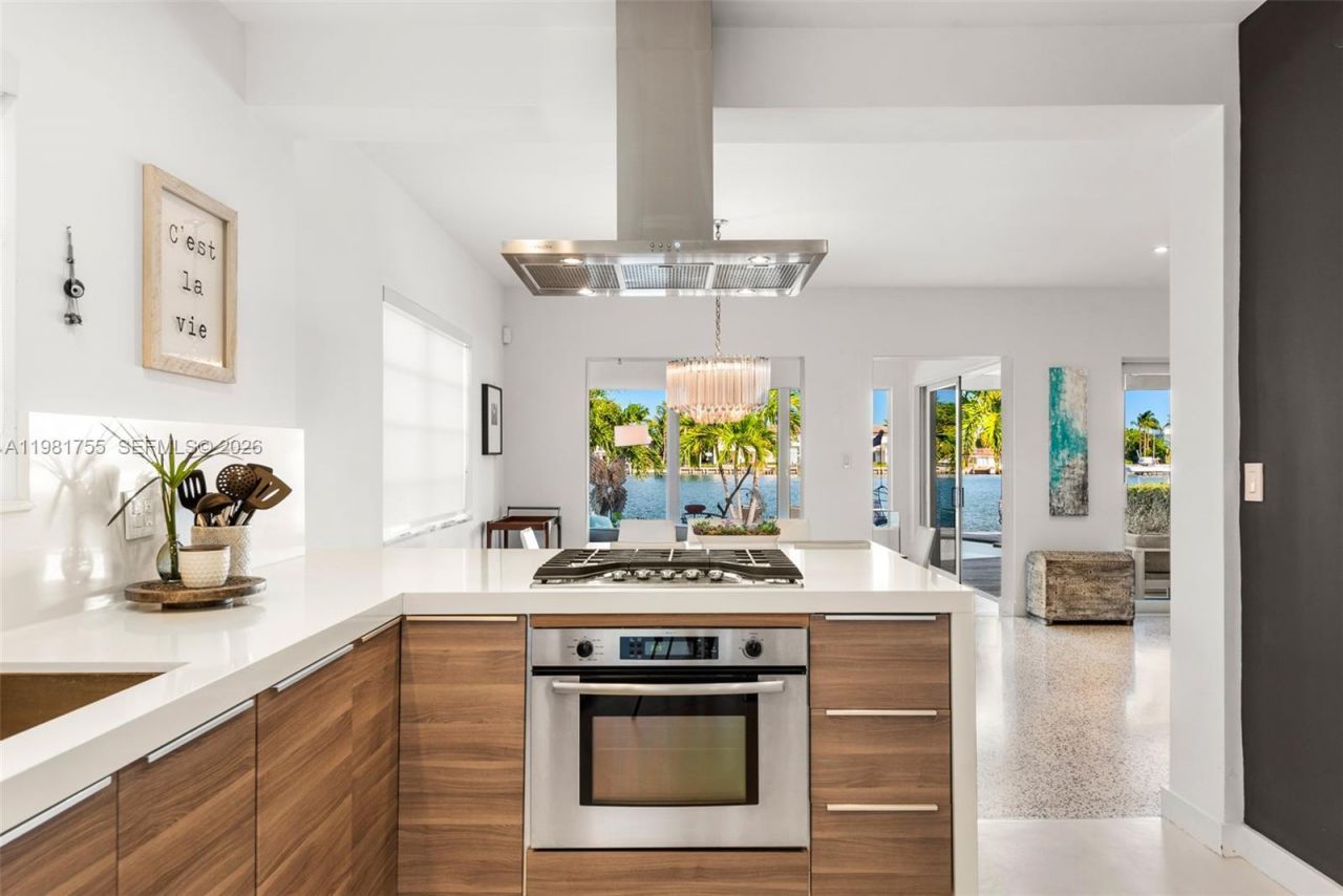 365 N Shore Dr , Miami Beach, FL 33141 Photo