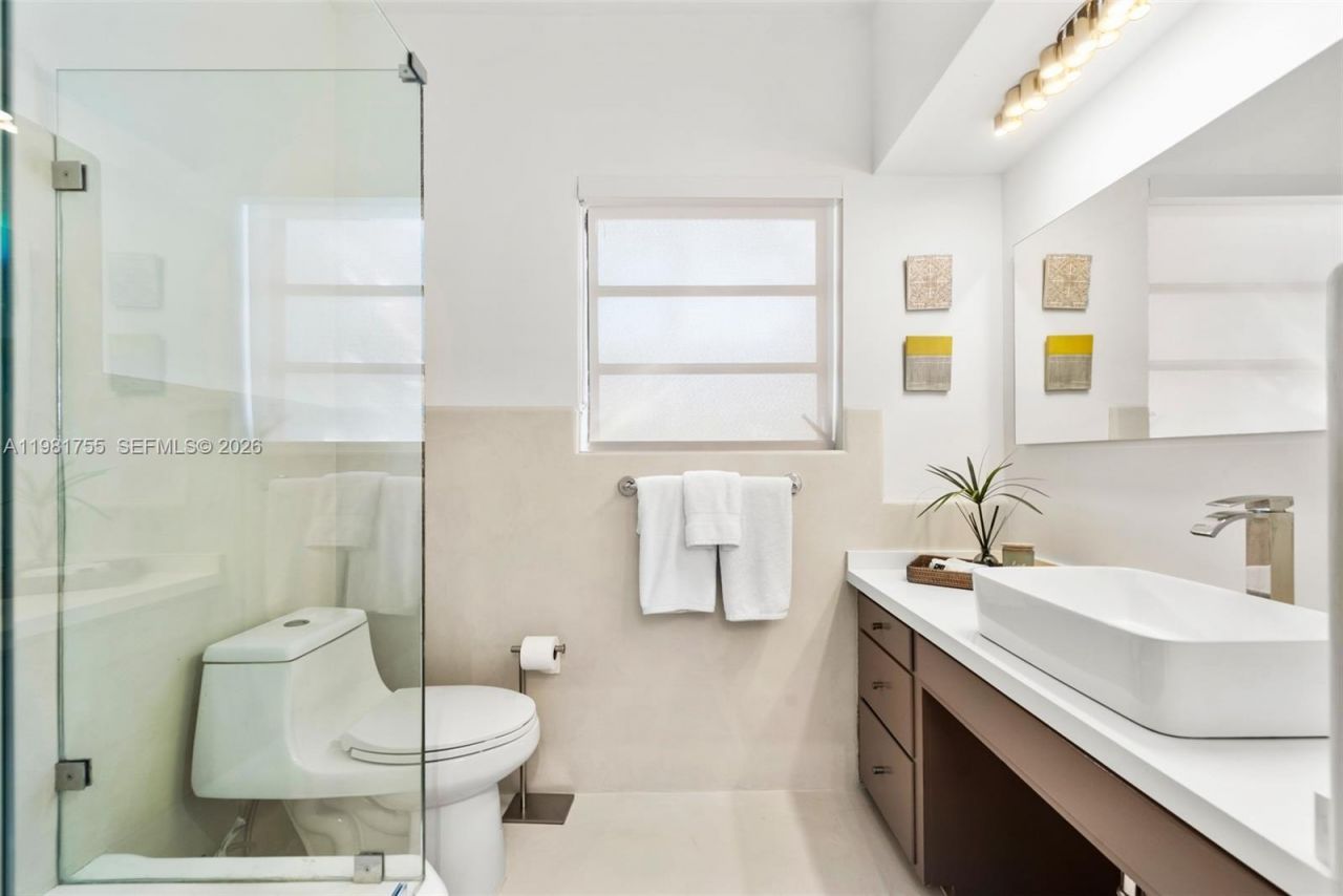 365 N Shore Dr , Miami Beach, FL 33141 Photo