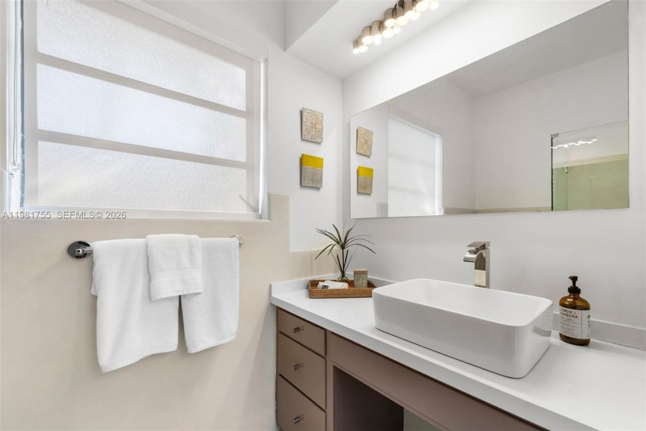 365 N Shore Dr , Miami Beach, FL 33141 Photo