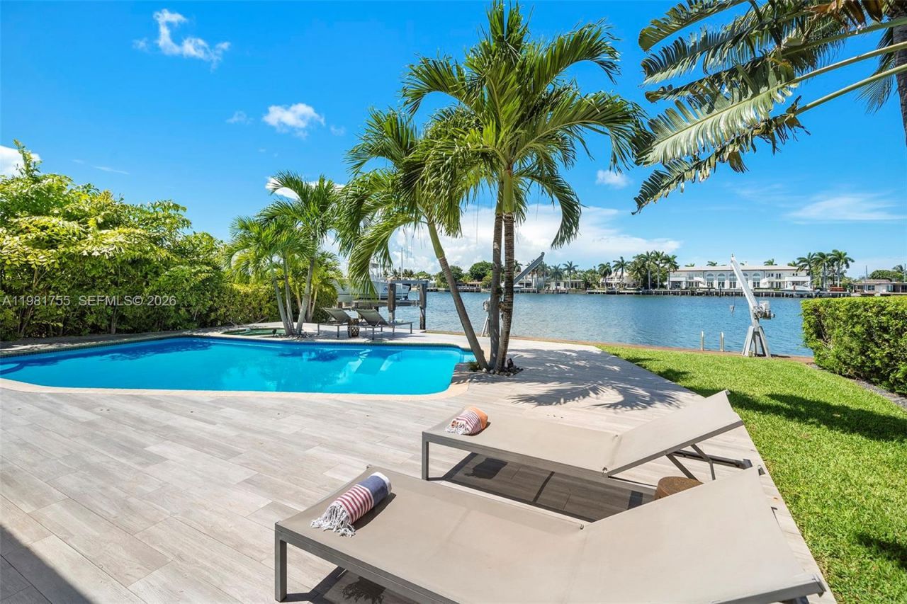 365 N Shore Dr , Miami Beach, FL 33141 Photo