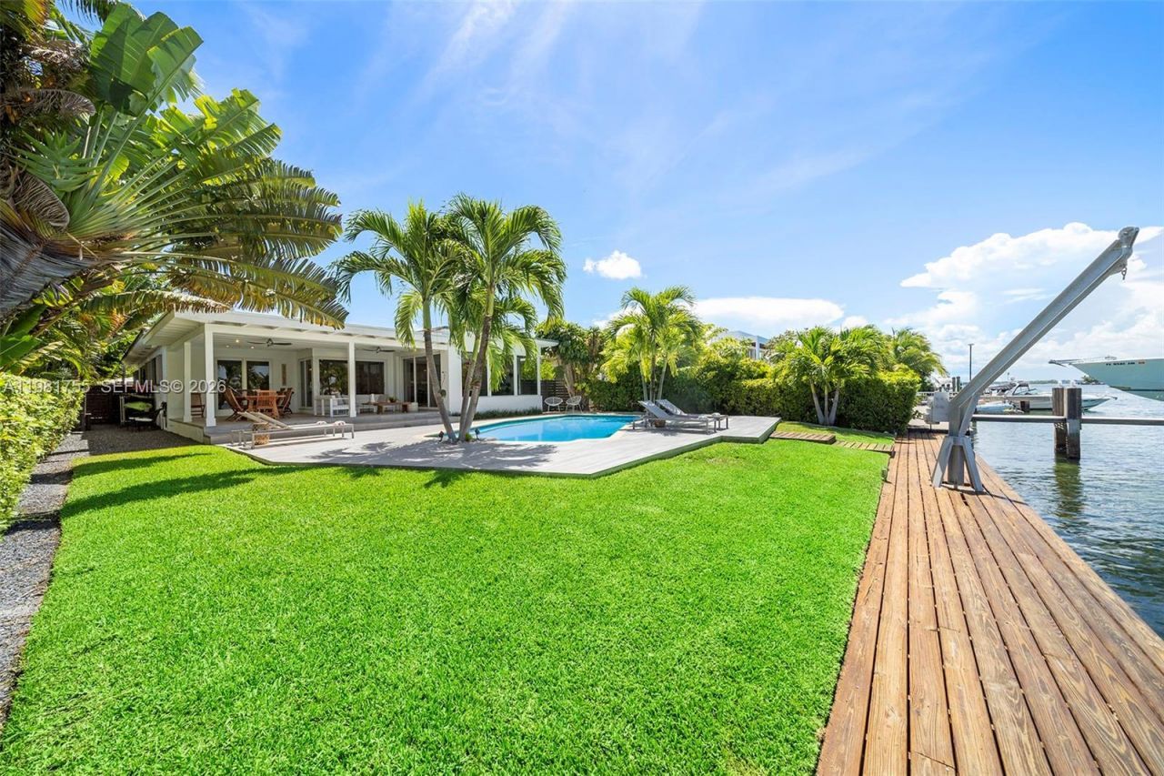 365 N Shore Dr , Miami Beach, FL 33141 Photo