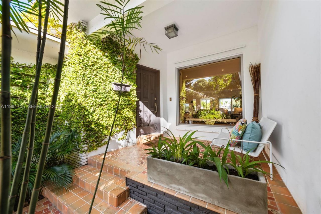 365 N Shore Dr , Miami Beach, FL 33141 Photo