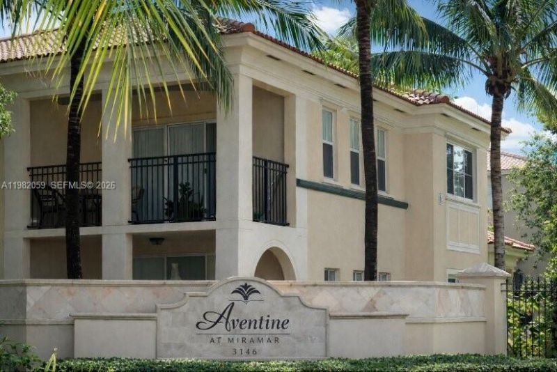 2574 Centergate Dr , Unit 201, Miramar, FL 33025 Photo