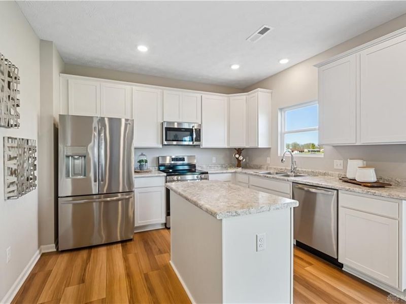 1502 Arrowhead Drive, Piqua, OH 45356 Photo 4