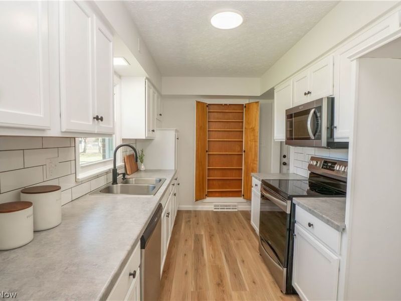 781 Leeman Drive, New Franklin, OH 44319 Photo 11