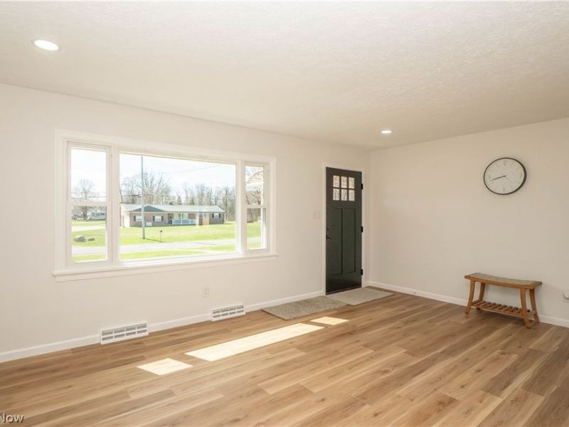 781 Leeman Drive, New Franklin, OH 44319 Photo 2