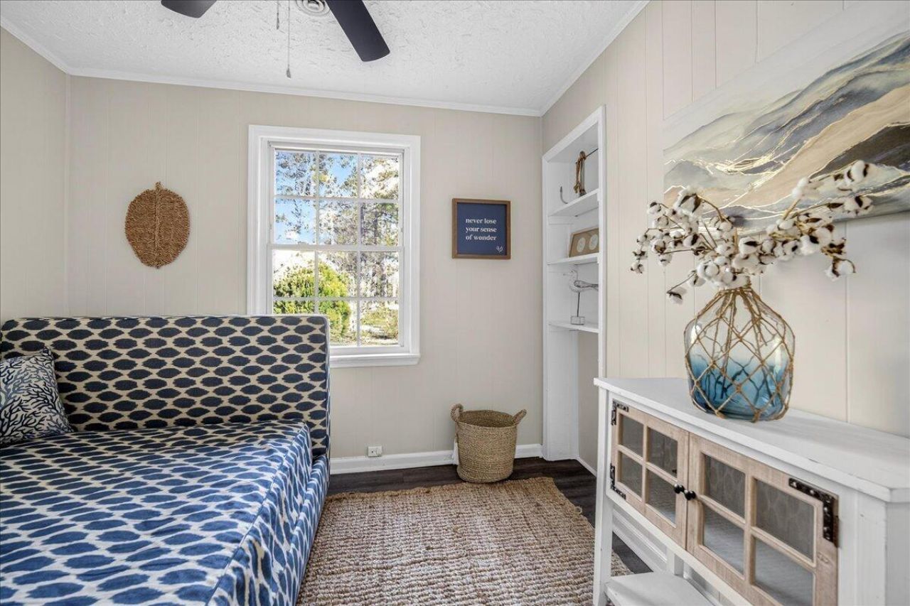 201 Gardeners Walk Photo 15