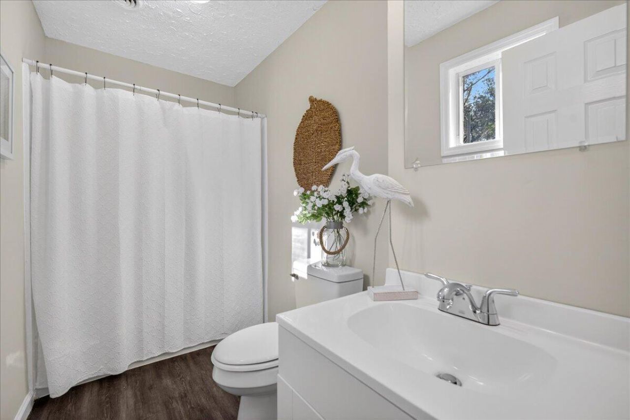 201 Gardeners Walk Photo 18