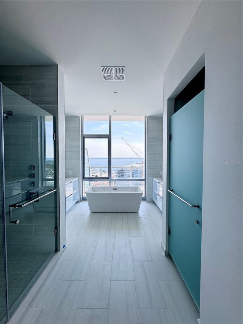 400 Central Avenue, Unit 4102, Saint Petersburg, FL 33701 Photo