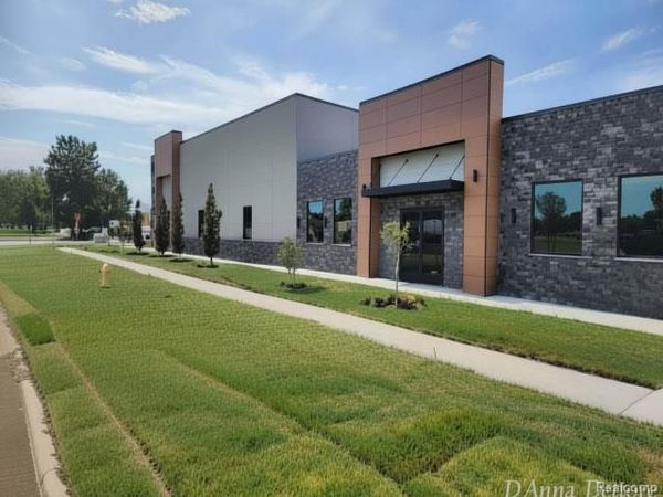 34001 Groesbeck Highway , Clinton Twp, MI 48035