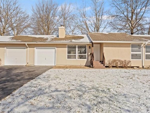 10854 Rosehill Road, Overland Park, KS 66210