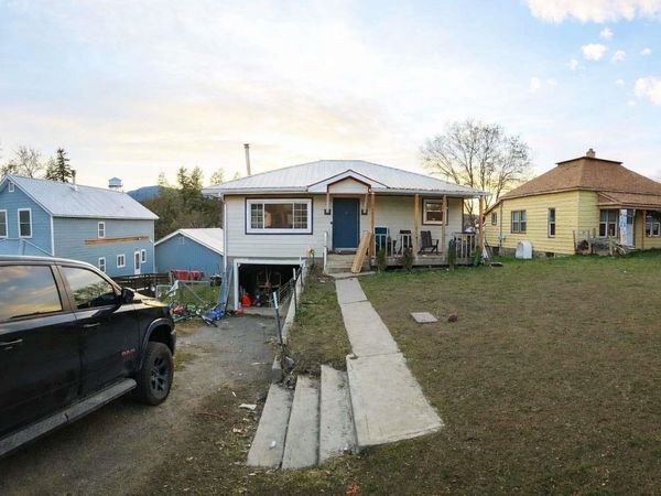 845 N Main St, Colville, WA 99114