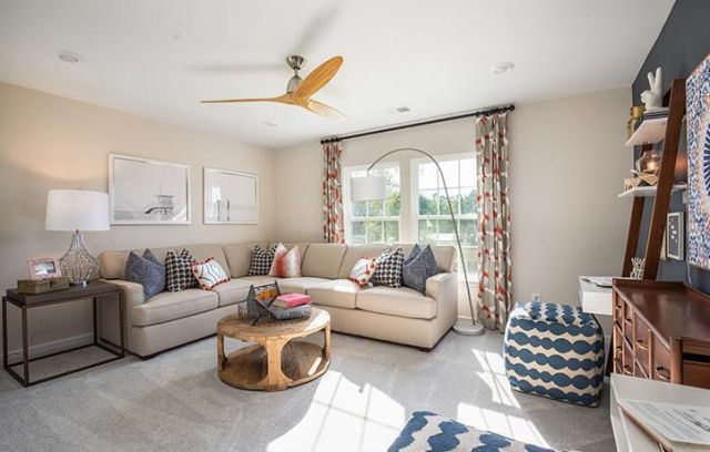 549 Red Monarch Way Photo 9