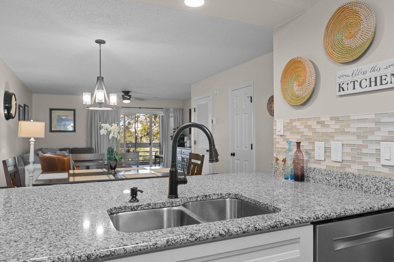 2402 Racquet Club Drive Photo 12