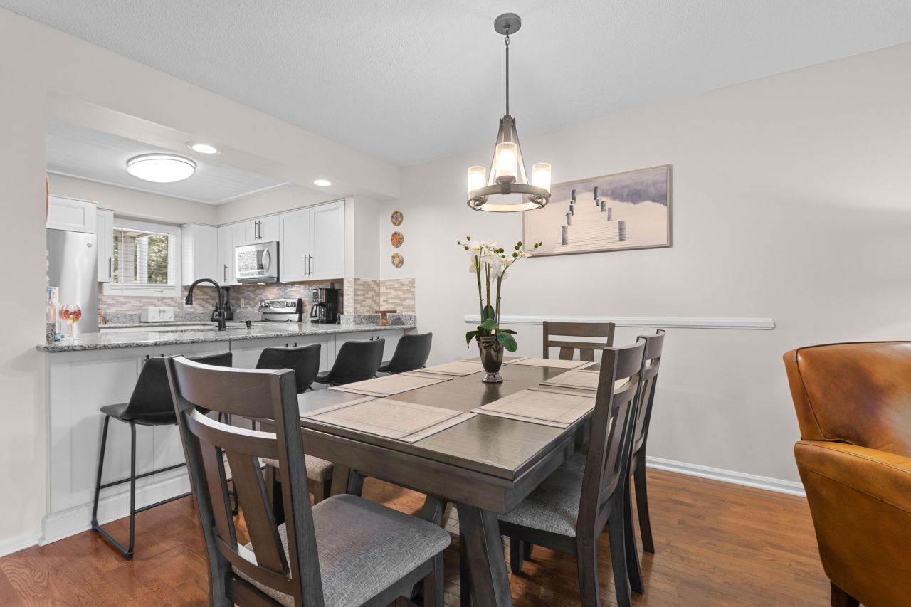 2402 Racquet Club Drive Photo 14