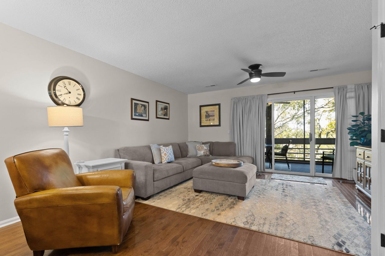 2402 Racquet Club Drive Photo 15