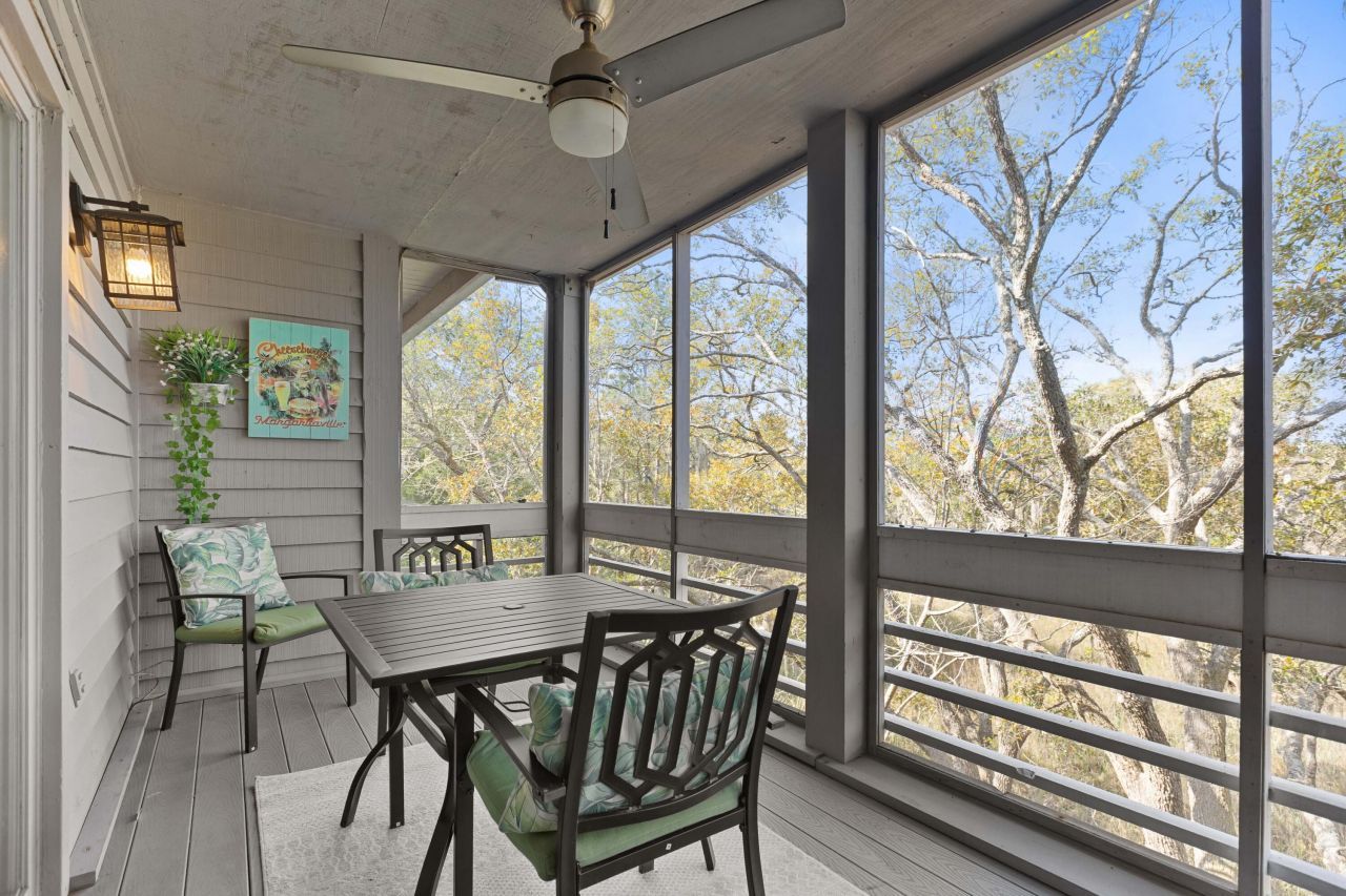 2402 Racquet Club Drive Photo 18