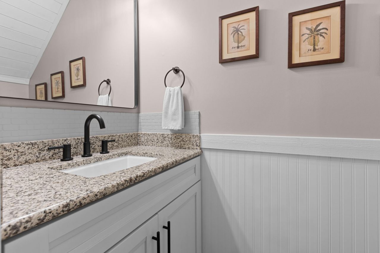 2402 Racquet Club Drive Photo 22