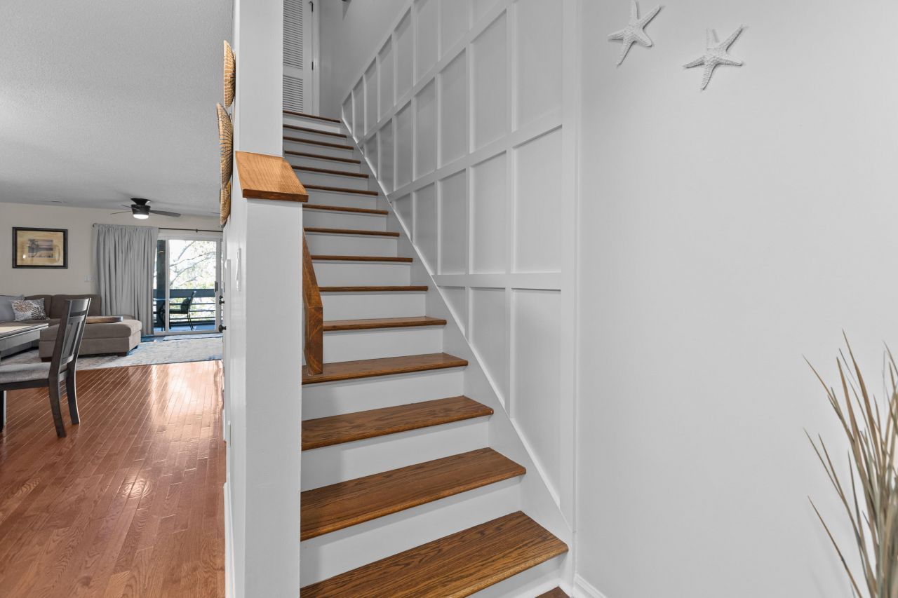 2402 Racquet Club Drive Photo 23