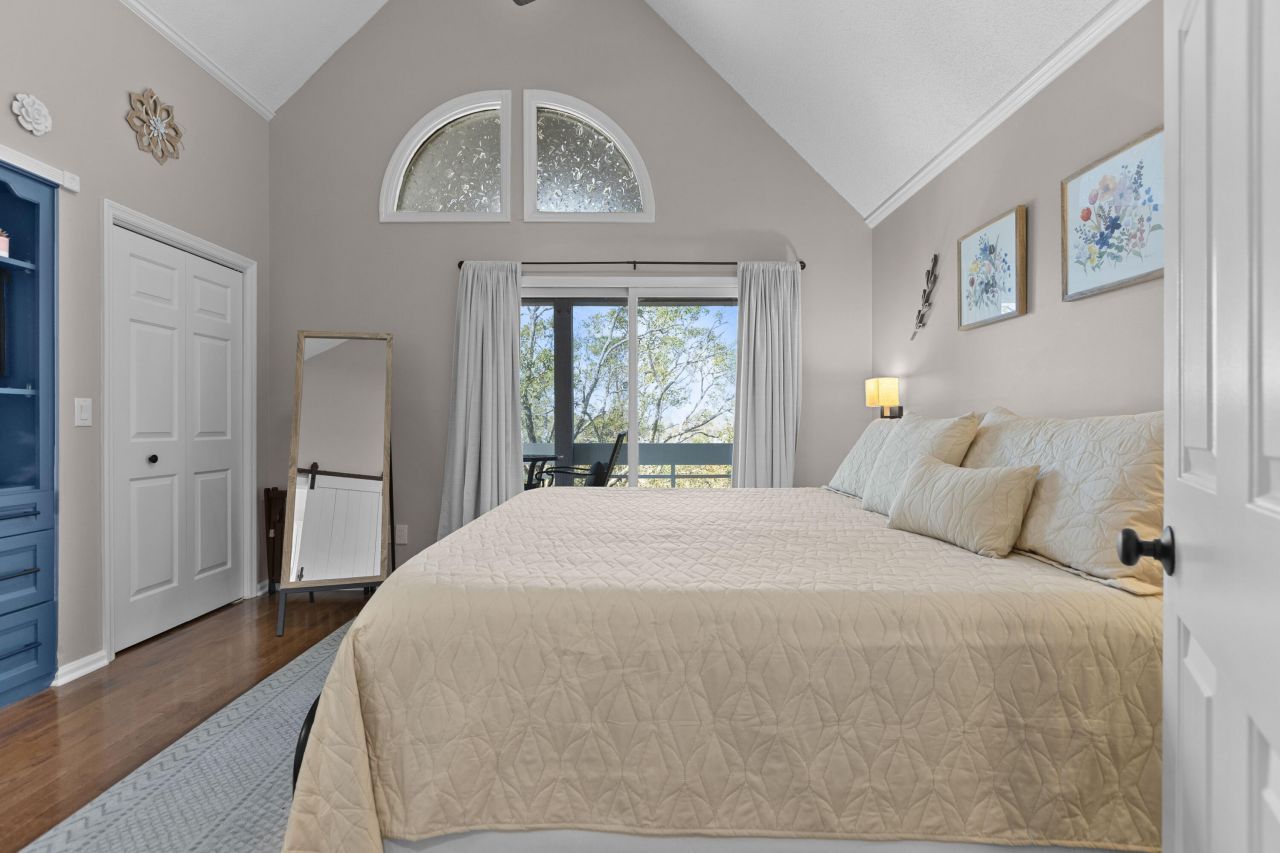 2402 Racquet Club Drive Photo 25