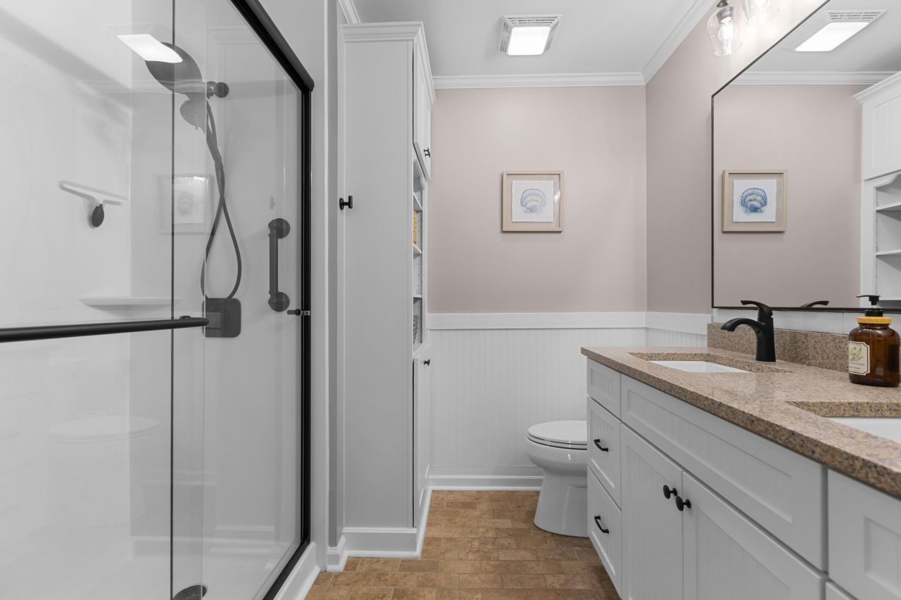 2402 Racquet Club Drive Photo 32
